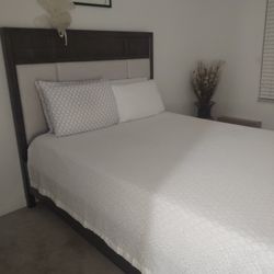 Bed Frame And Queen  Mattress 