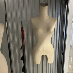 Sewing Mannequin- Maniquí De Costura 