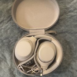 Sony XM4 Headphone White 