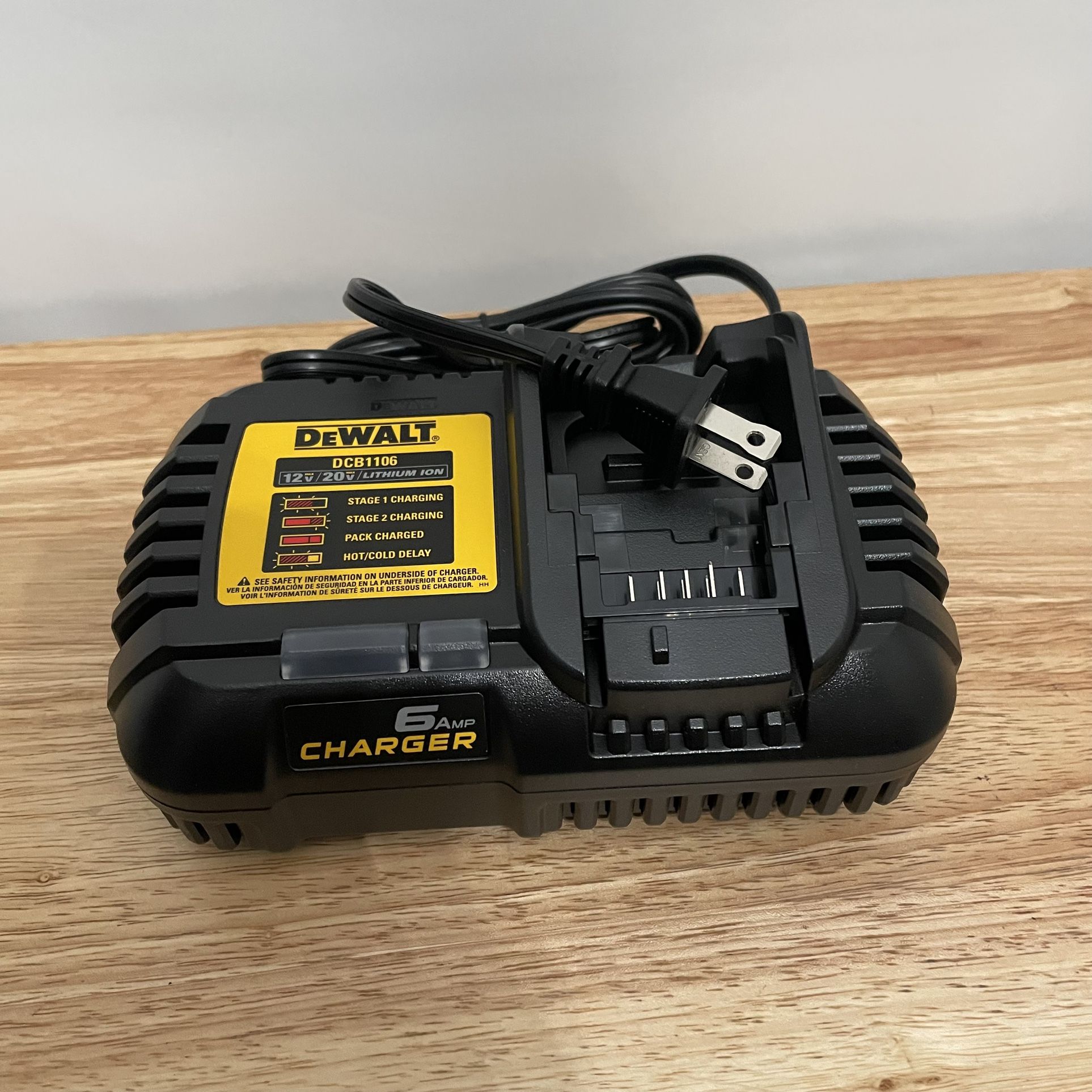 New Dewalt 6Amp Charger DCB1106