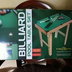 Billard Pool Table Set- Great For Man Caves Or Game Room