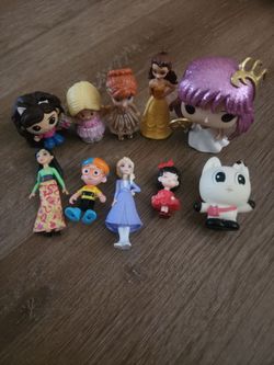 Small toys and dolls