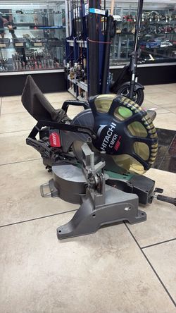 Hitachi C12FCH Laser 12” Compound Saw Electric