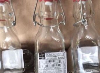 NEW - 125 Count of Square 125ml Swing Top Bottles