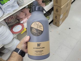 Brand-New Hydraflow Crusader Vacuum Insulated Water Bottle 64 Fl. Oz.