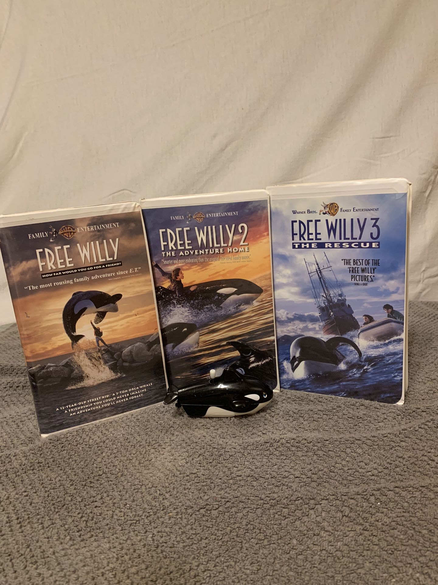 3 Free Willy VHS Movies