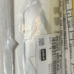 Emblem - Kia (86305-M6EA0)