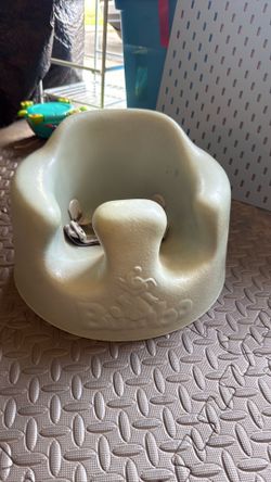 Brand new baby bumbo!