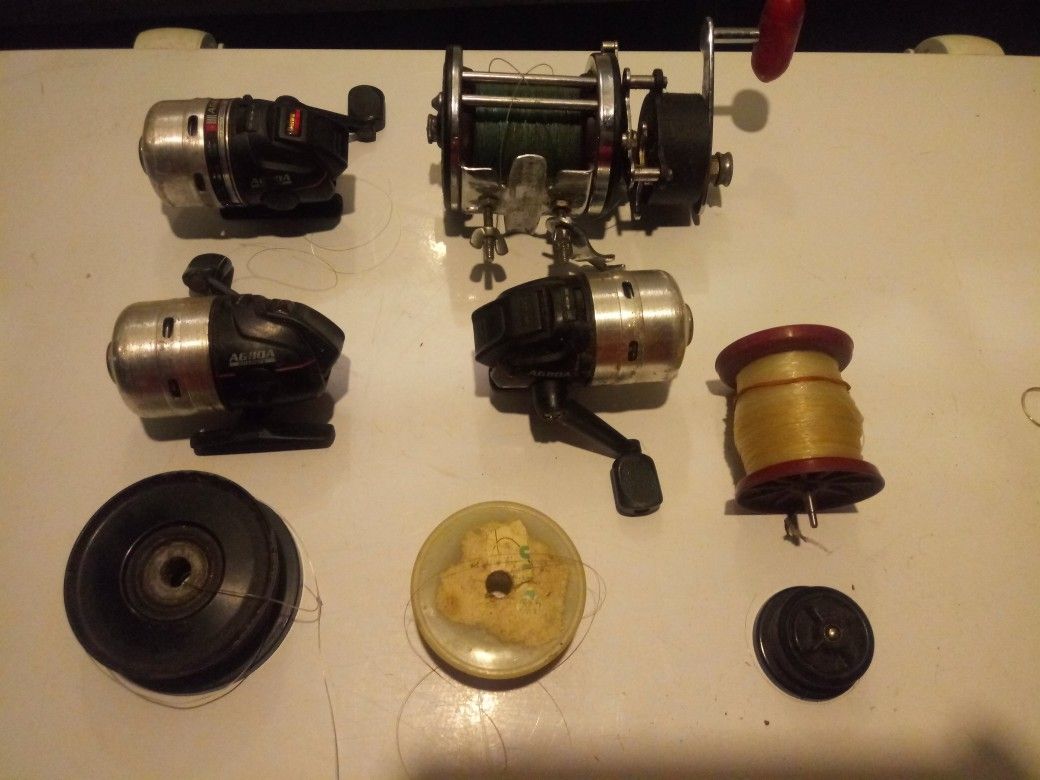 Fishing reels