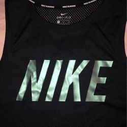 Women’s Nike Top