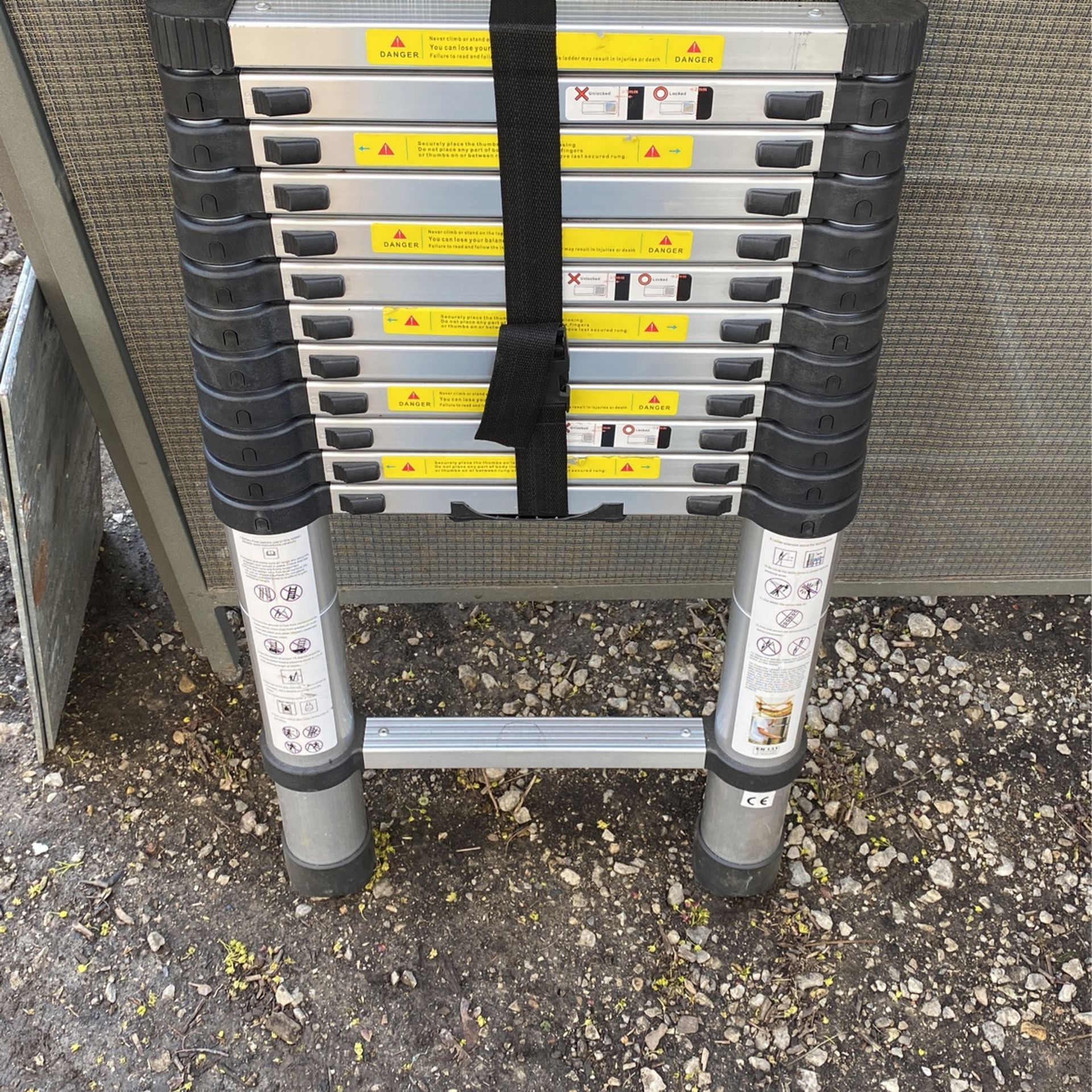 Telescoping Ladder 12 ft ,250 lb for Sale in Palatine, IL OfferUp