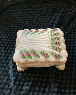 Vintage CAMBRIDGE CROWN Tuscan Pink Gilded Hand Painted Lidded Cigarette Box