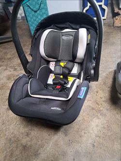 Graco Snugfit 35 DLX