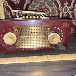 Burgundy Maroon 1954 Zenith Model R512R AM Radio