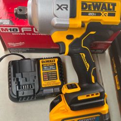 Dewalt 20v 3/4” Impact 1900 Torque Kit Battery 5.0 Power Stack