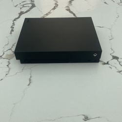 Xbox One X w 500GB