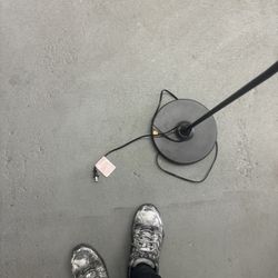 Modern Floor Lamp — Works Great — Simple & Clean Design