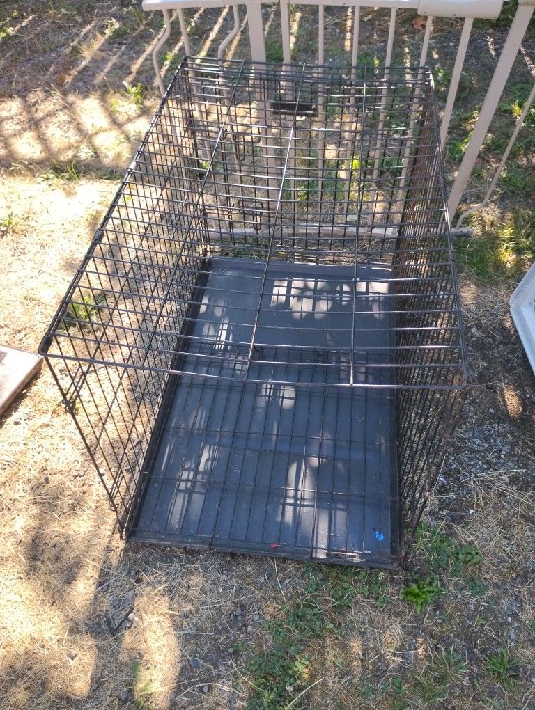 Medium Dog Crate $10