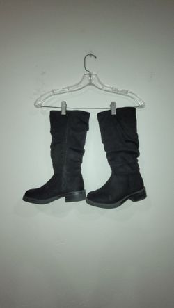 Little Girl's Size 1 Faux Suede Boots Black Zip very soft Excellent Condition PRICE Is Firm Cash Only