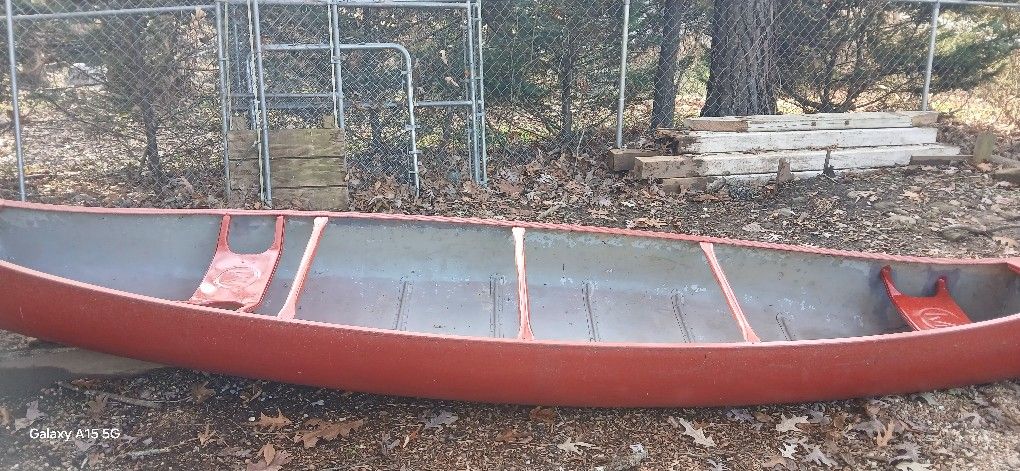 17ft Aluminum Canoe