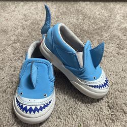 Rare!!! Vans Oldskool sk8 Blue shark slip on sneakers Toddler size 5