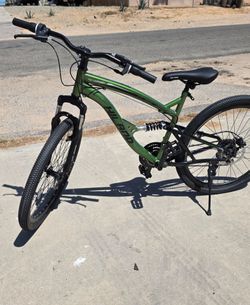 Hiland Clark Mens Womens Mountain Bike 26" 18 speed