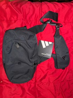 Essentials 3 sling crossbody