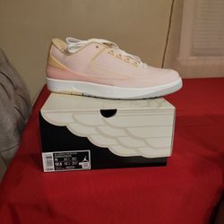 Air Jordan 2 Retro Low ,Men Size 11, Women Size 12.5