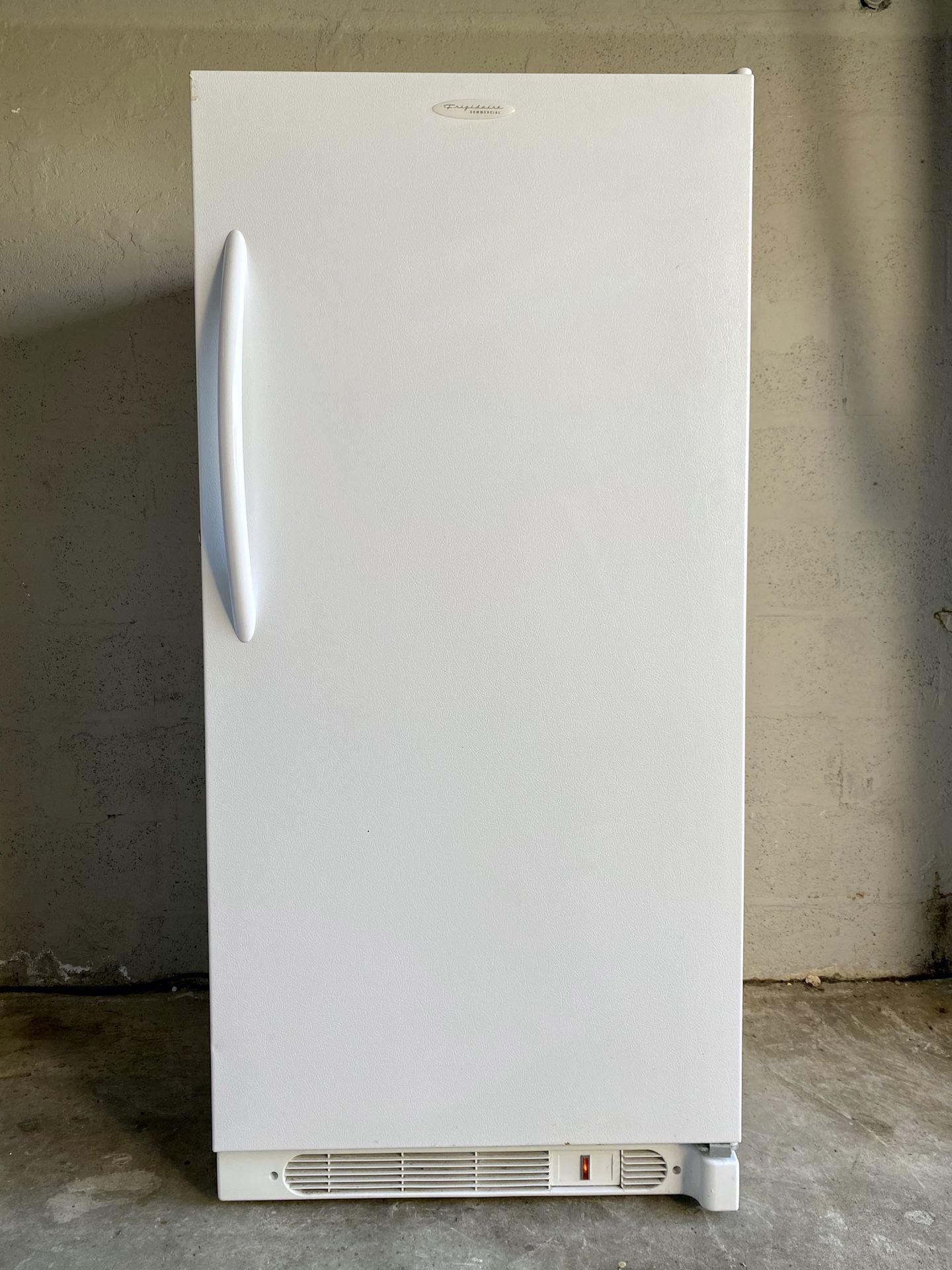 *Frost Free* 14.0 Cubic Ft Frigidaire Upright Freezer