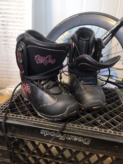 Snowboard Shoe US 4 Girl