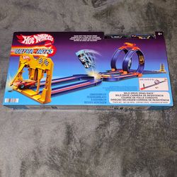 Hot Wheels Ultra Hots Wild Drive Drag Race Track Set HGV65 NIB Sealed 6.5-Foot