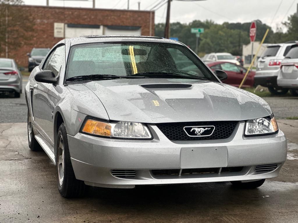 2000 Ford Mustang