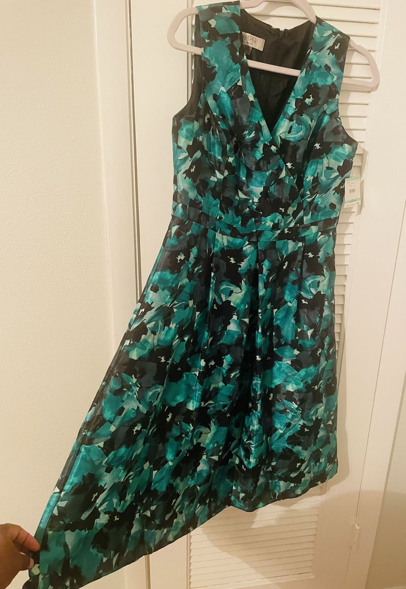 Gorgeous Green & Black Floral Print Dress(size 8)