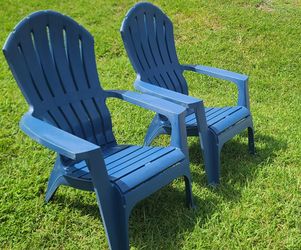 2 patio chairs , outdoor chairs