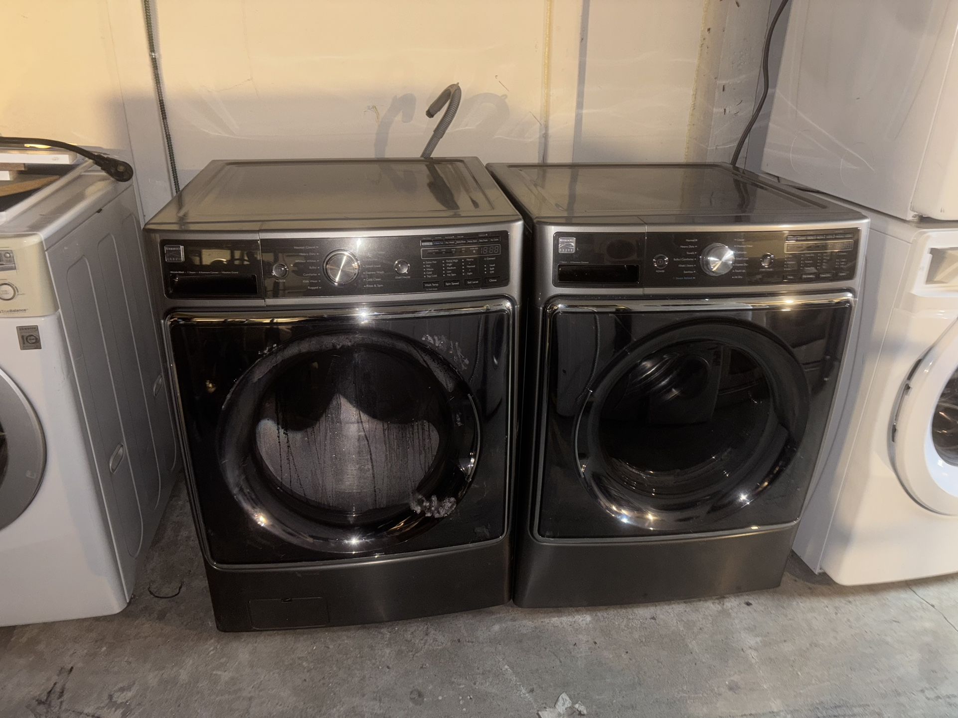 Kenmore Washer And Dryer Set On Good Working Condition 