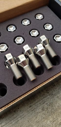 Titanium Lug Bolts