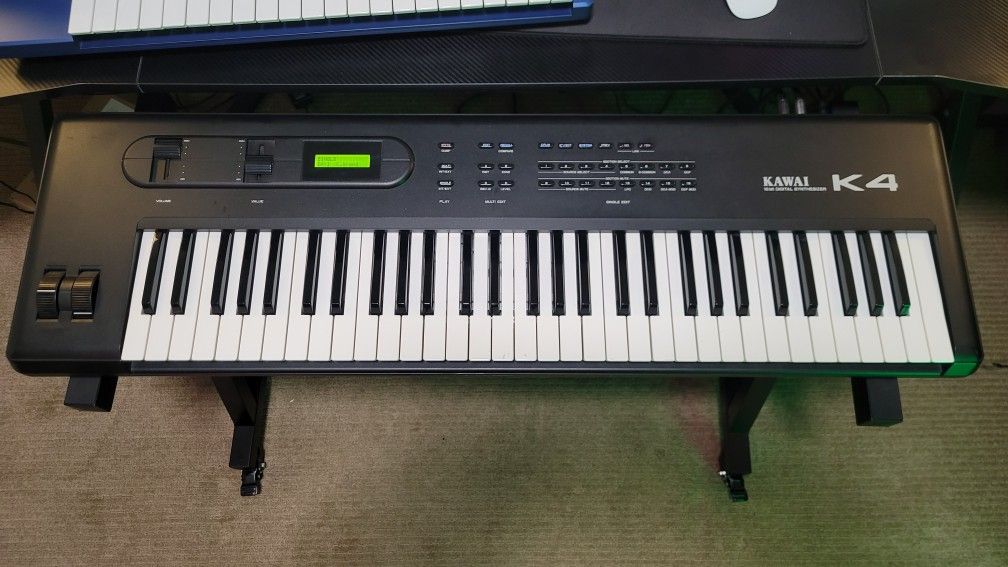 Kawai K4 Keyboard Synthesizer