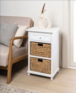 2 white nightstands with baskets