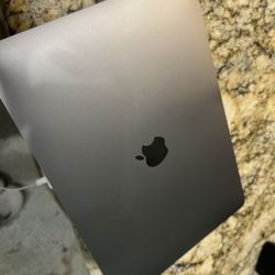  Apple MacBook Air 13”