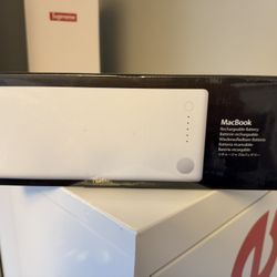 APPLE 13” MACBOOK RECHARGEABLE BATTERY (WHITE)