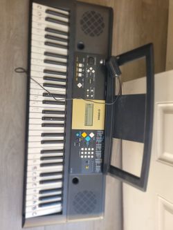 Yamaha YPT-220 61-key electronic keyboard