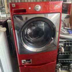 Kenmore Elite Front Load Gas in good condition with pedestal. Three-month warranty. Free delivery in the Oakland area. Outside the Oakland area, there
