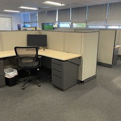 3 Cubicles With Walls And Office Chairs 