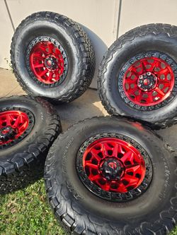 Wheels like neww perfect conditions ford F150 pr raptor