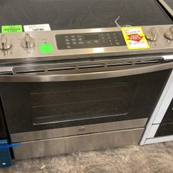 GE JS645SLSS 30 in. 5.3 cu. ft. Slide-In Electric Range Stove  O 2R