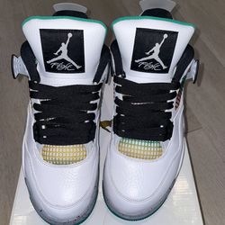 Jordan Rasta 4 Sneakers