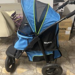 Dog stroller in excellent condition