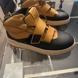 Men’s Shoes 