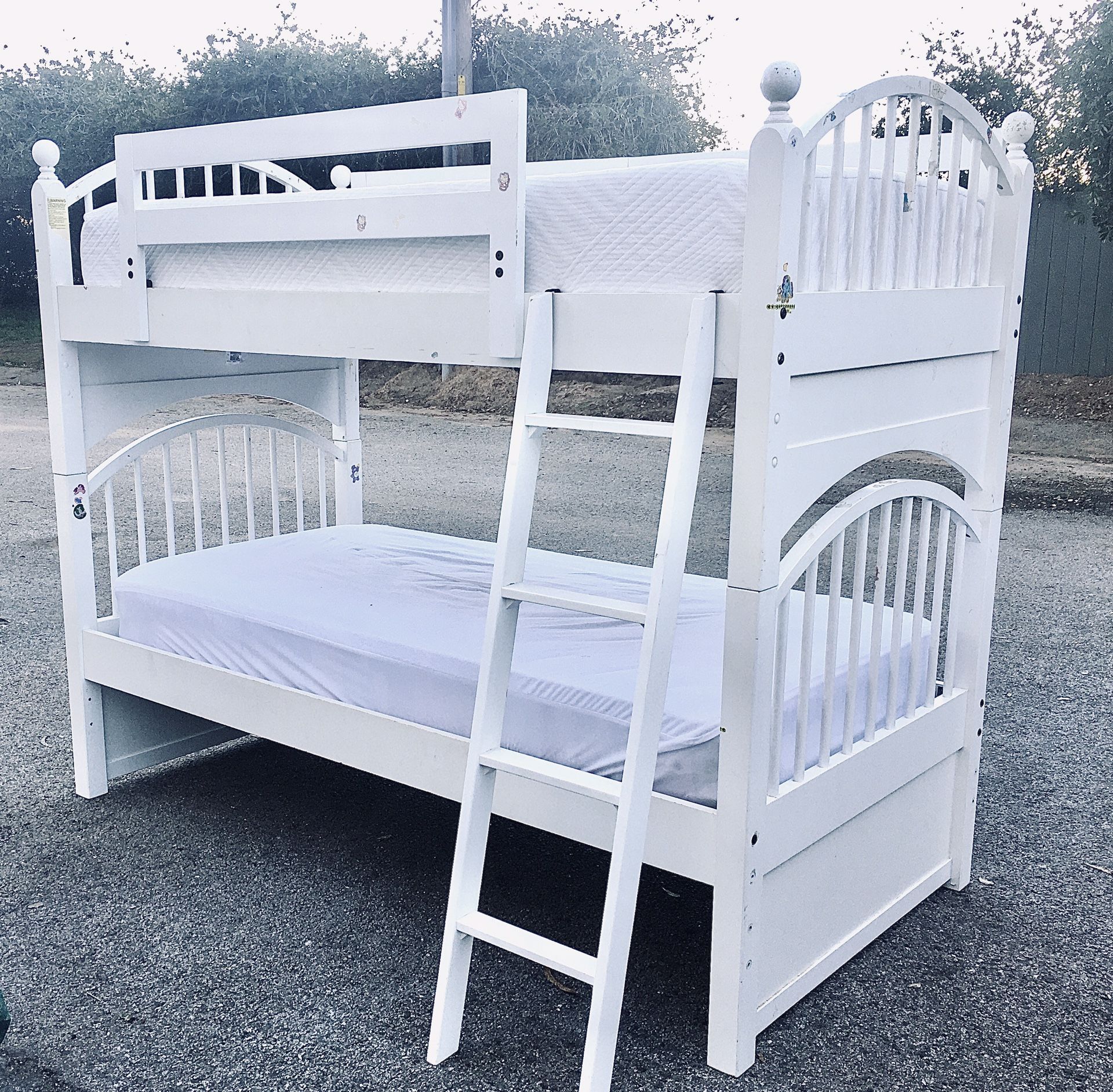****Twin bunk Bed With Mattress ****