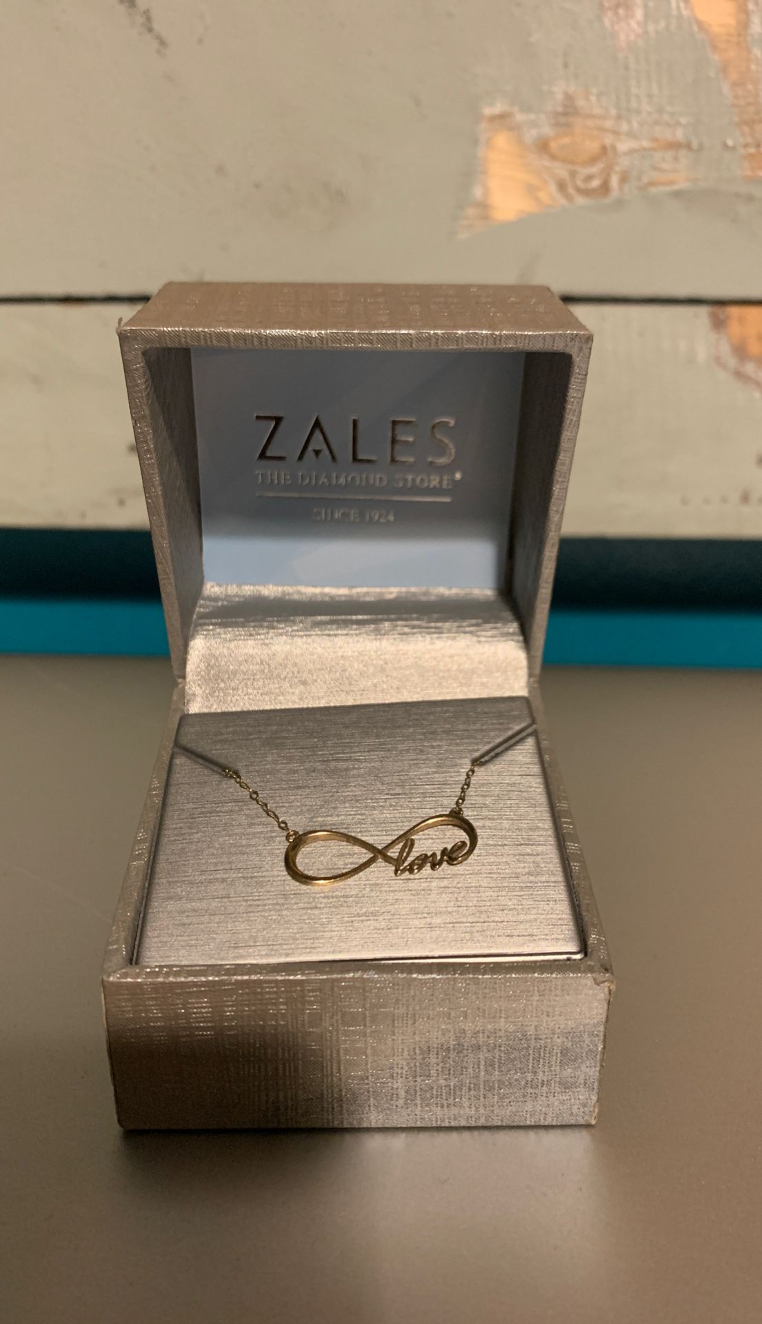 Zales gold necklace